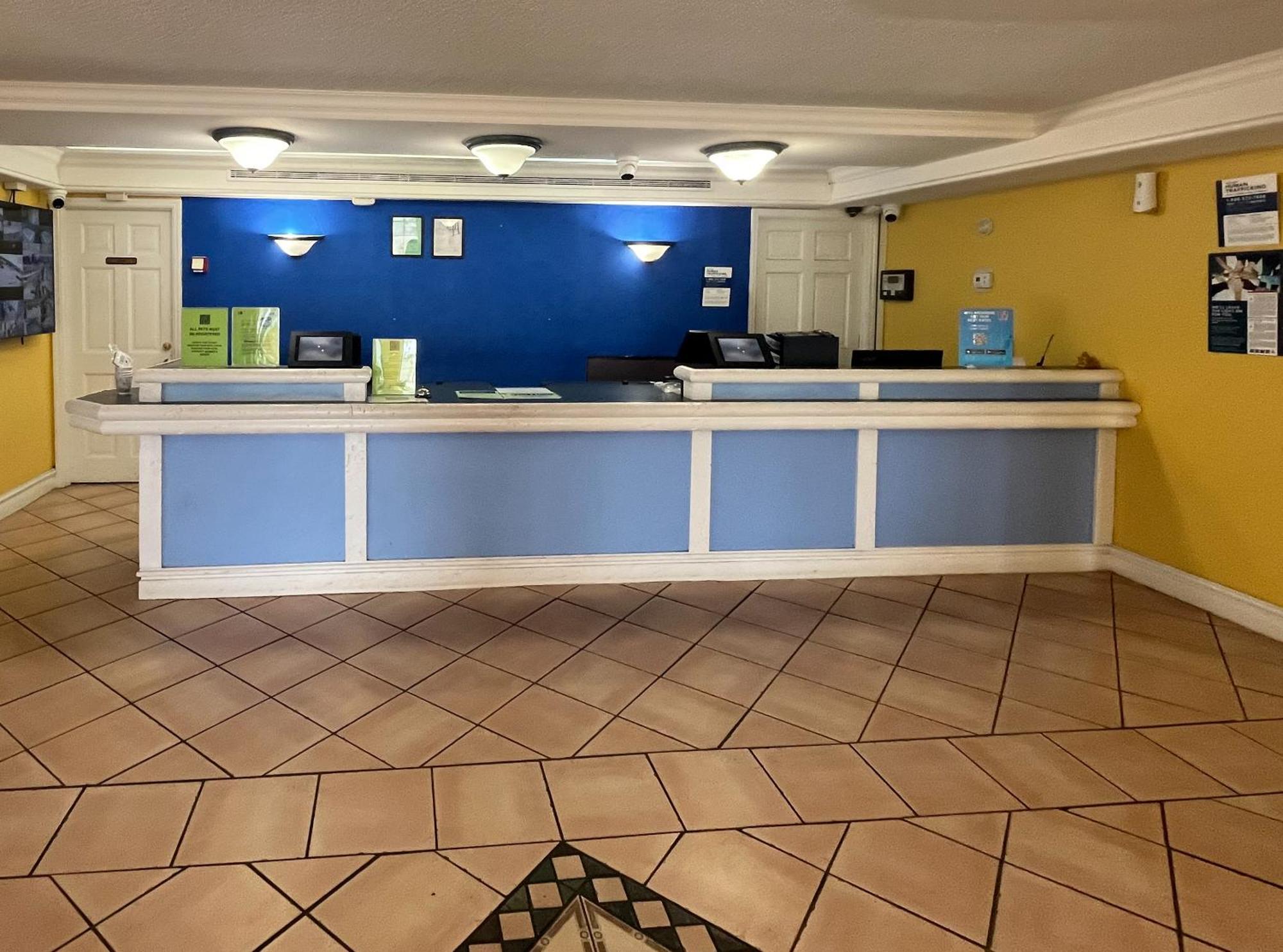 Motel 6 Huntsville Al University Dr. ภายนอก รูปภาพ